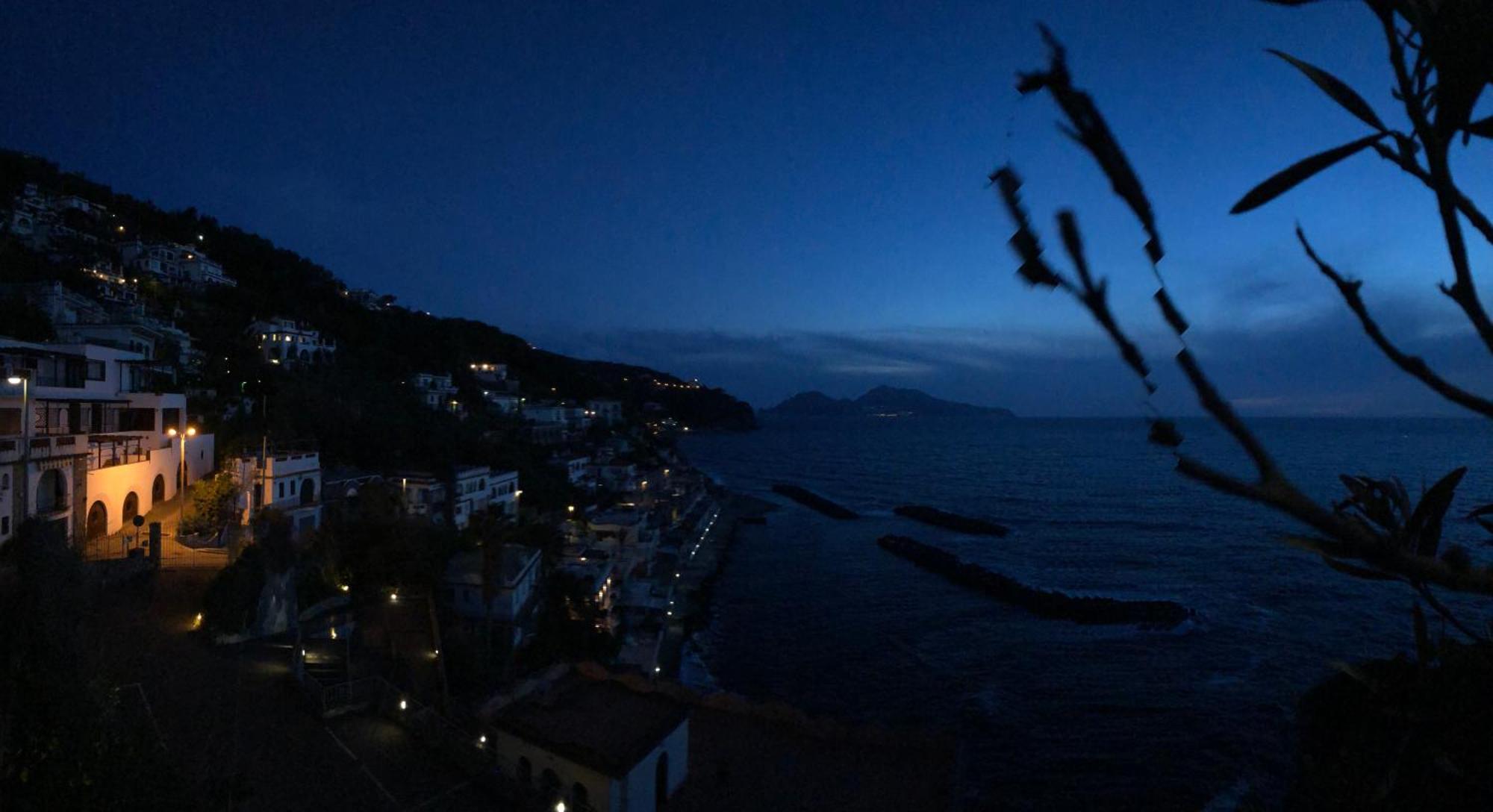 Апартаменти Bilocale Panoramico “Lo Sguardo” Масса-Лубренсе Екстер'єр фото
