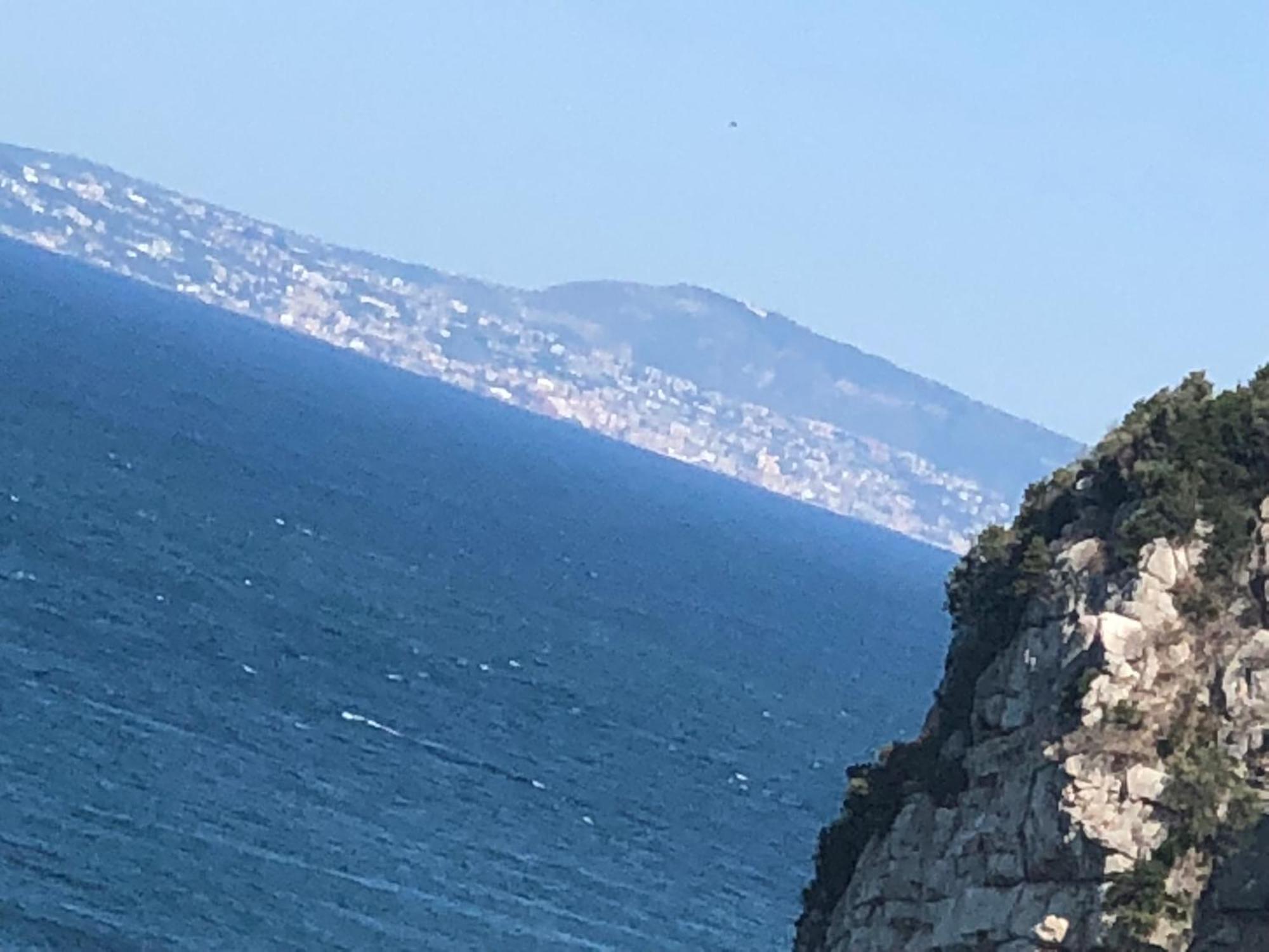 Апартаменти Bilocale Panoramico “Lo Sguardo” Масса-Лубренсе Екстер'єр фото